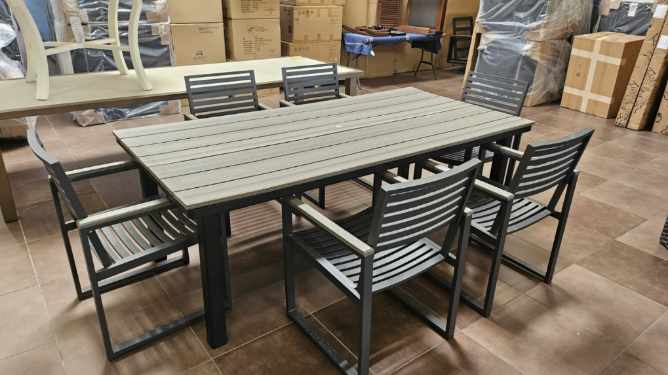 Landon 7 Pce Dining Set - SAVE 65%