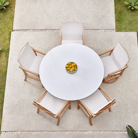 Nicoya 50" Round Table