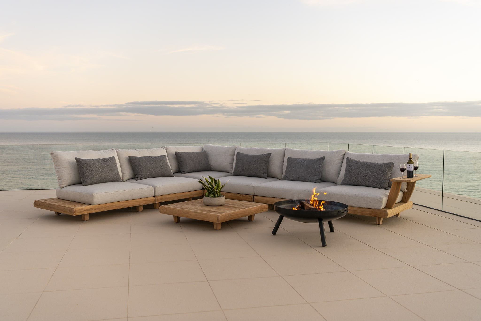 Sorrento 6 pce Modern Sectional