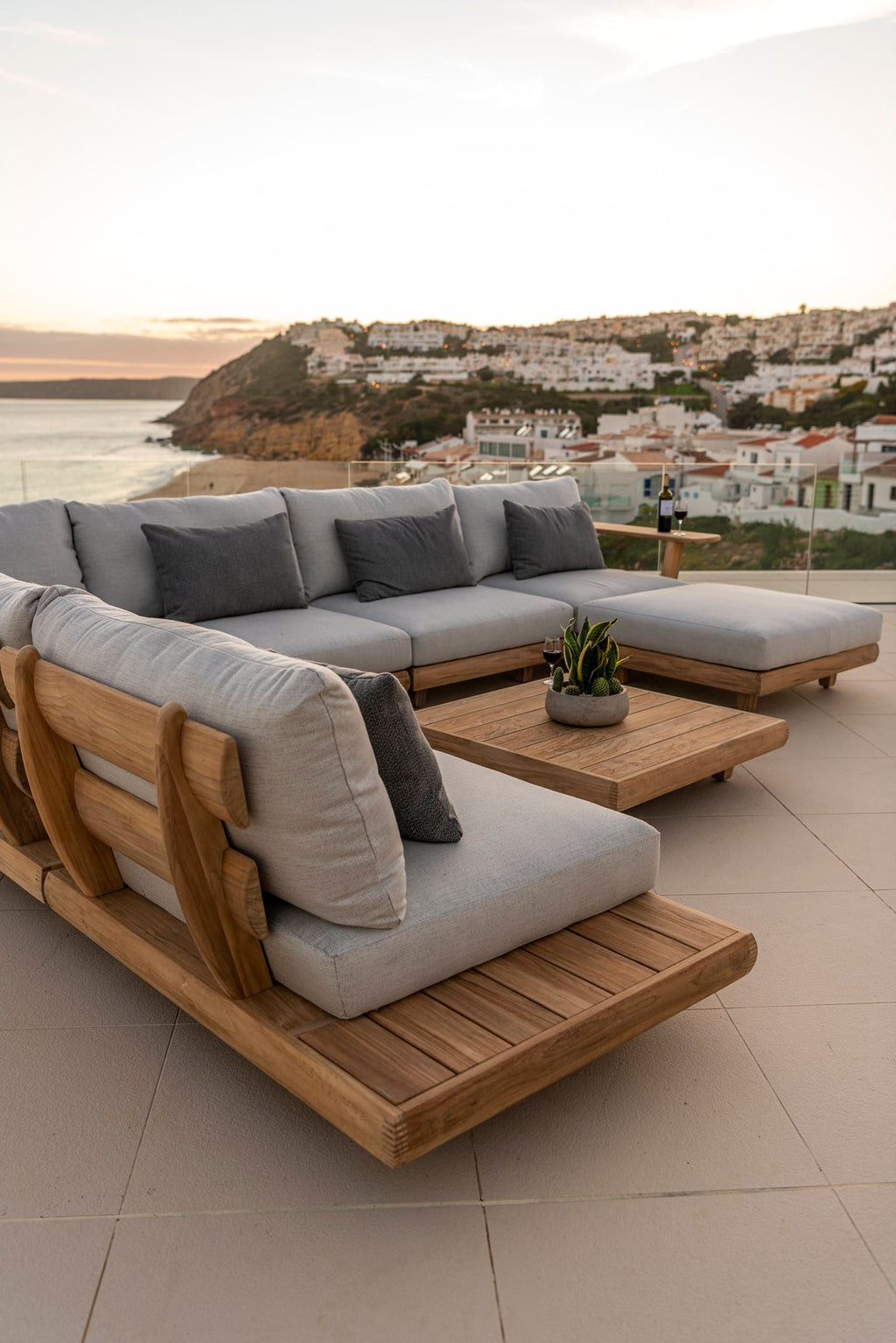 Sorrento 6 pce Modern Sectional